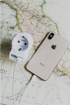 Solight PA28USB - Matkasovitin UK 230V + 2x USB -portti